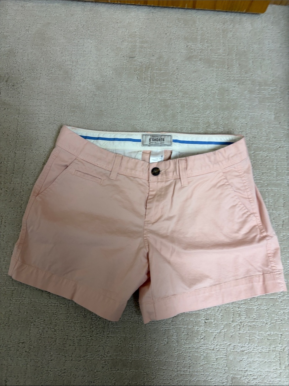 Light Pink Women's Chino 5” low rise Shorts women’s size 4